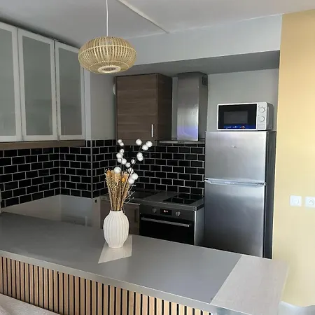 Apartman Studio-terrasse-proche-gare-cc *