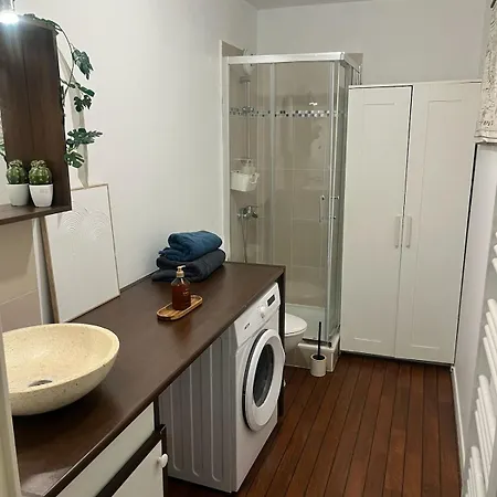 Apartmán Studio-terrasse-proche-gare-cc