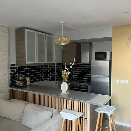 Apartmán Studio-terrasse-proche-gare-cc *