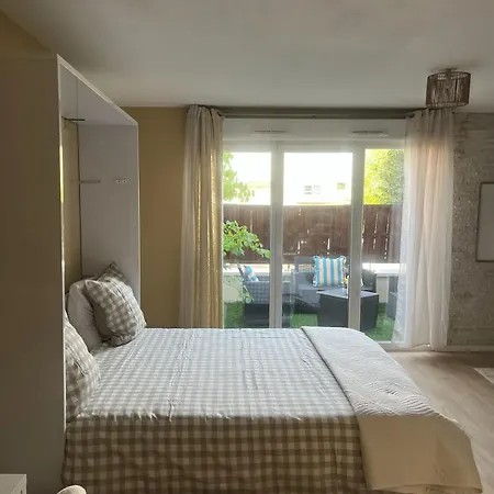 Apartmán Studio-terrasse-proche-gare-cc Corbeil-Essonnes